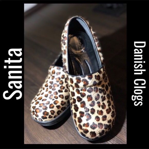 sanita leopard clogs